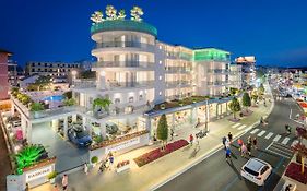 International Beach Hotel